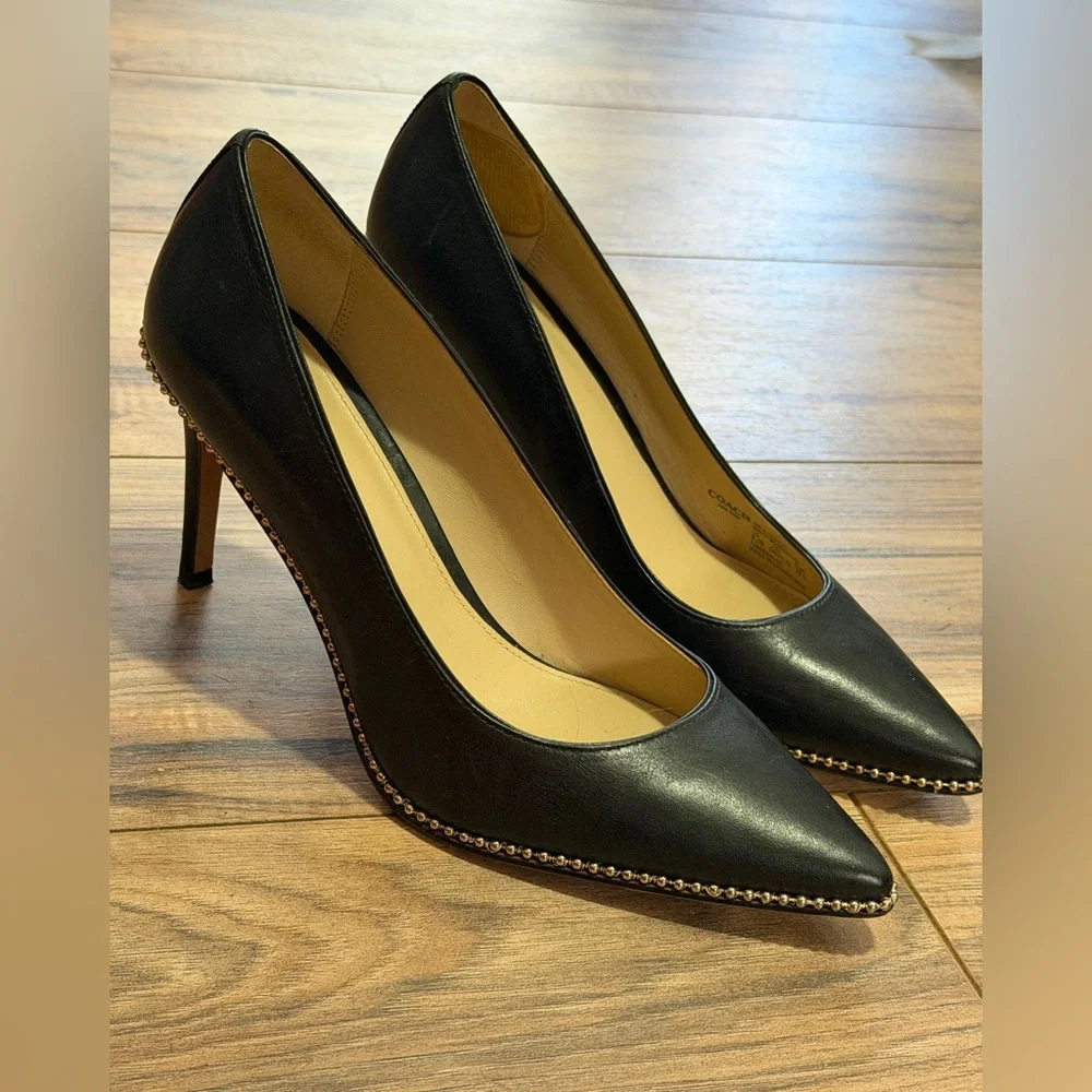 Coach 85mm Waverly Samantha pumps in black leather with beadchain detailing - Picture 13 of 13